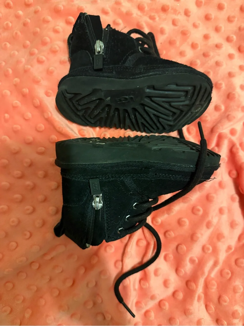 UGG Kids Black Lace-Up Moccasin-Style Boots Size 6 Toddler